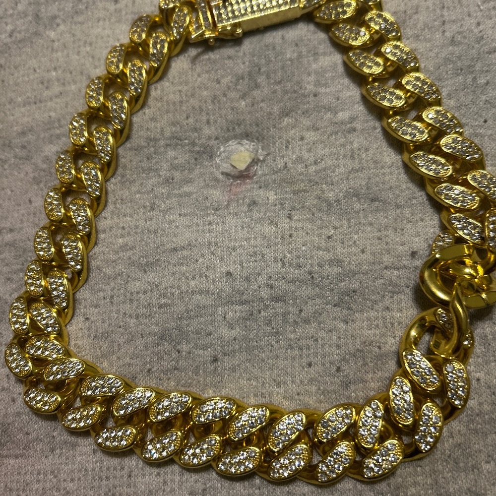 Hip hop chain